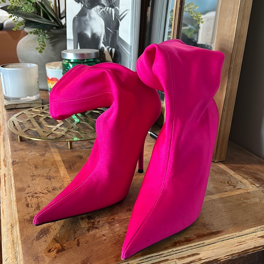 Like new worn twice! Pristine